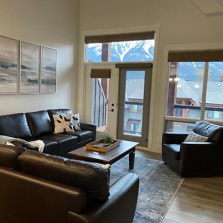 Spectacular Penthouse With Amazing Views, Indoor Pool And Hot Tub Hotel Canmore Bagian luar foto