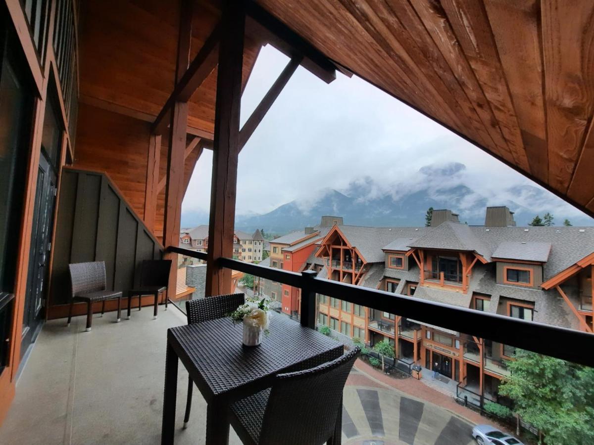 Spectacular Penthouse With Amazing Views, Indoor Pool And Hot Tub Hotel Canmore Bagian luar foto