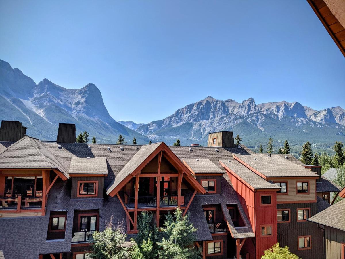 Spectacular Penthouse With Amazing Views, Indoor Pool And Hot Tub Hotel Canmore Bagian luar foto