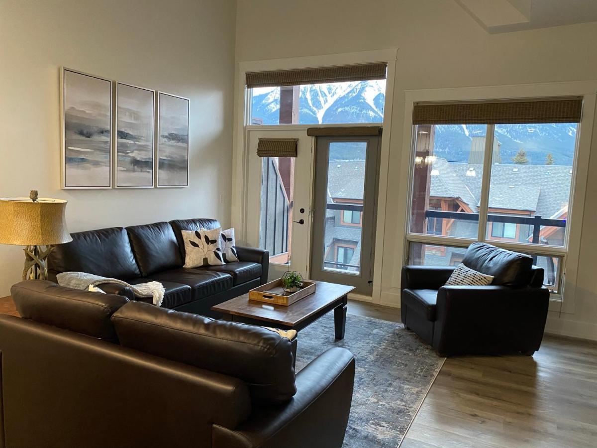 Spectacular Penthouse With Amazing Views, Indoor Pool And Hot Tub Hotel Canmore Bagian luar foto