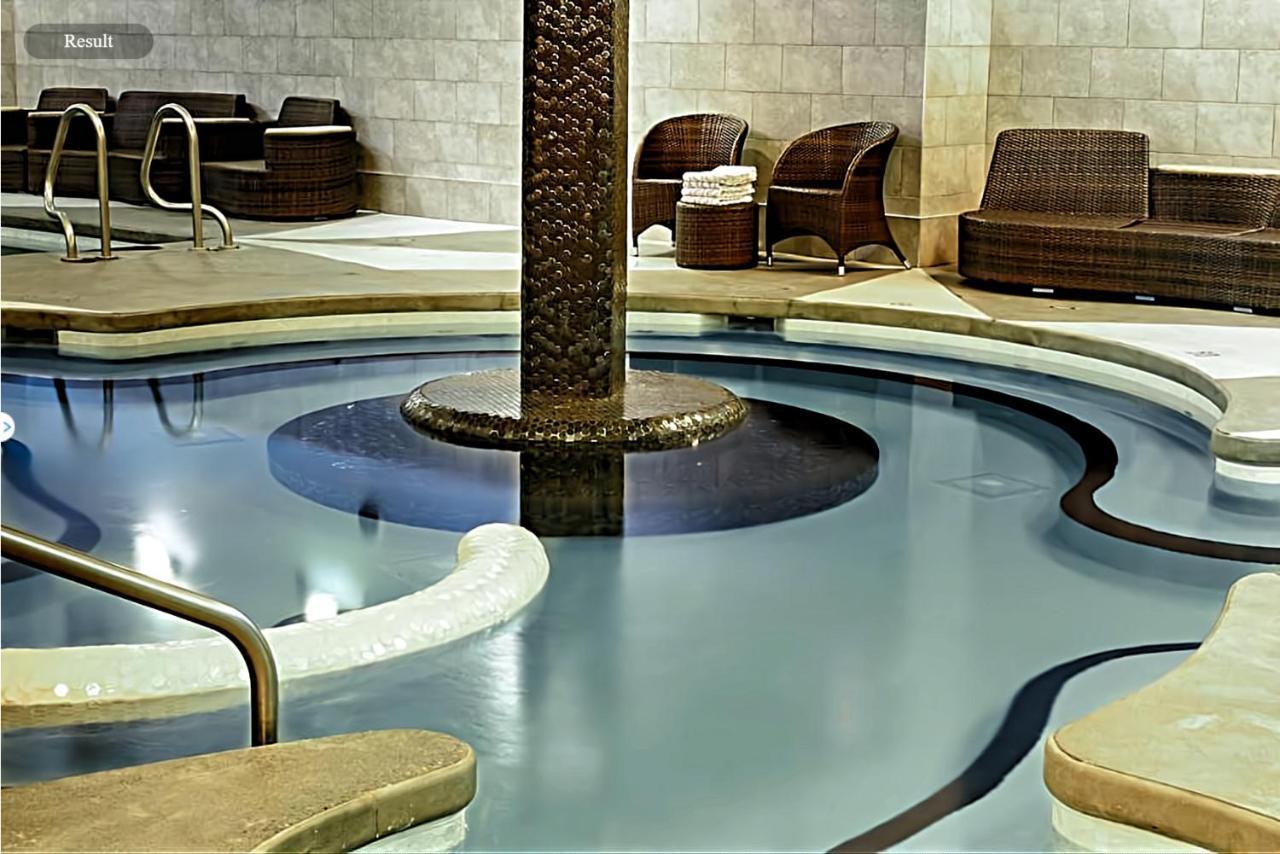 Spectacular Penthouse With Amazing Views, Indoor Pool And Hot Tub Hotel Canmore Bagian luar foto