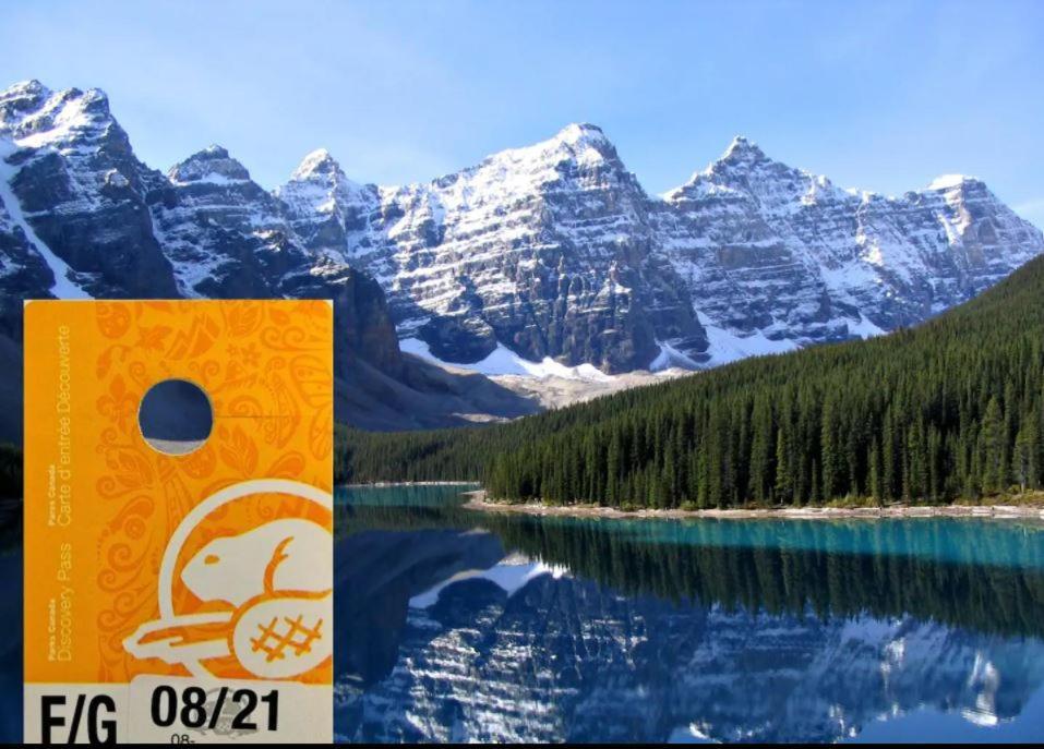 Spectacular Penthouse With Amazing Views, Indoor Pool And Hot Tub Hotel Canmore Bagian luar foto